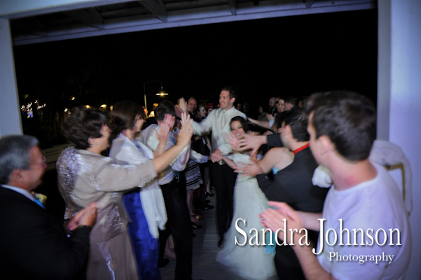 Best Lakeside wedding at Paradise Cove in Orlando, Florida - Wedding photographer - Sandra Johnson (SJFoto.com)